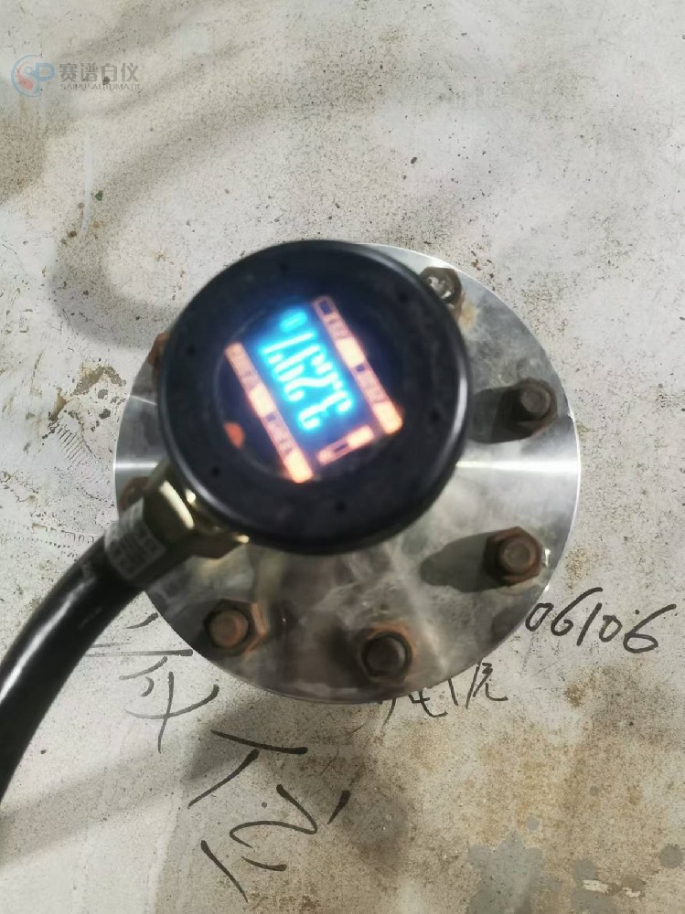 触摸屏调试款120ghz线性调频连续波雷达液位计在化工现场案例